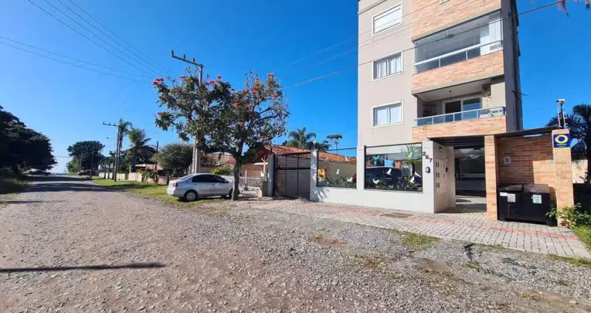 Excelente apartamento com 03 quartos (01 suíte), á poucos metros da praia