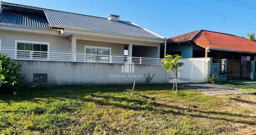 Casa nova com 03 dormitórios (sendo 01 suíte)- barra do saí!