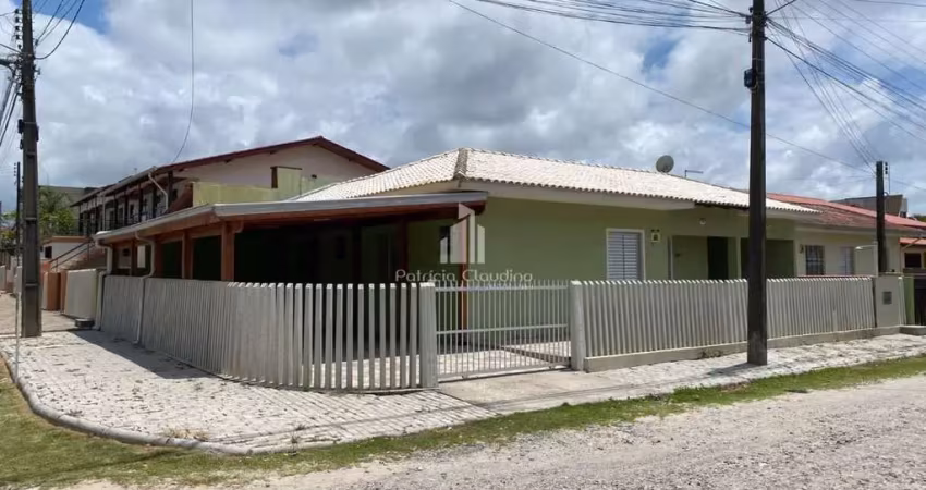 Casa com 3 quartos à venda na Rua 590 Hercílio Luz, 58, Cambijú, Itapoá