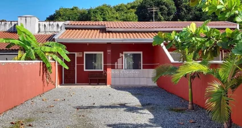 Casa 02 dormitórios,  á 200 metros da praia, aceita financiamento bancário.