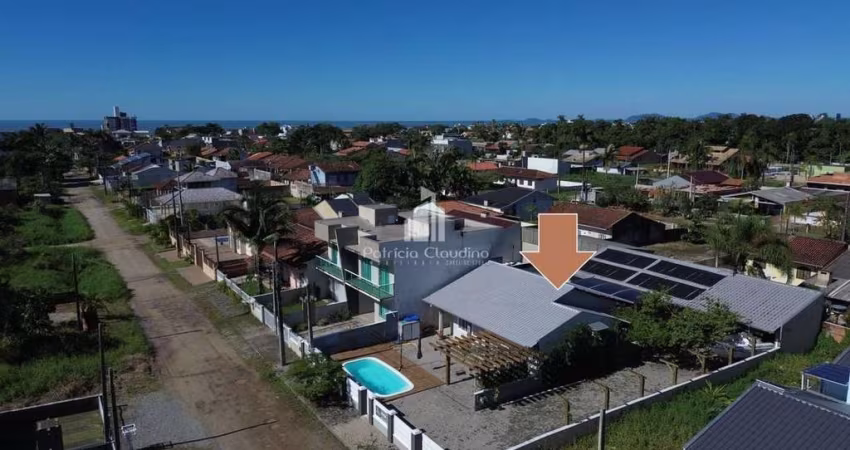 Casa com 04 dormitórios (01 Suíte) + edícula com churrasqueira, e lote de 540m²