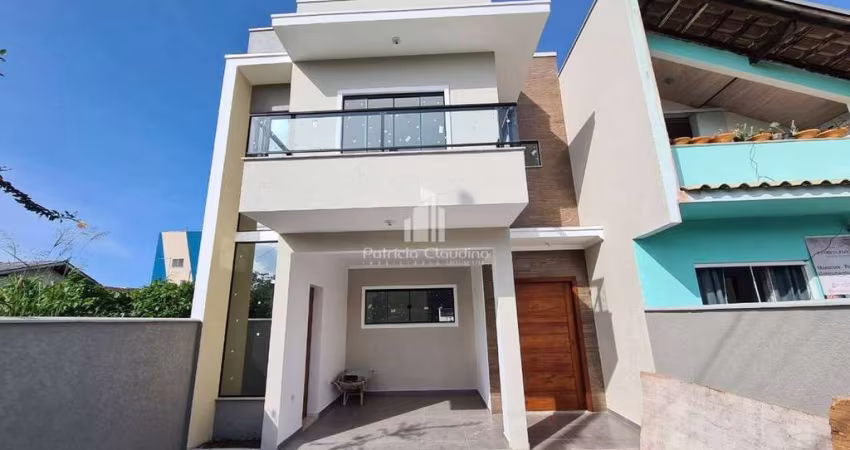 Sobrado alto padrão com piscina e 03 dormitórios (01 suíte)