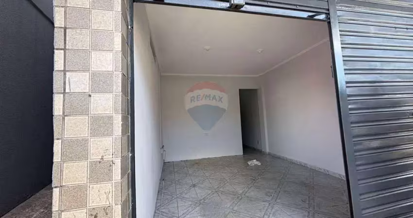 Sala comercial com dois ambientes para locação na avenida tiradentes.
