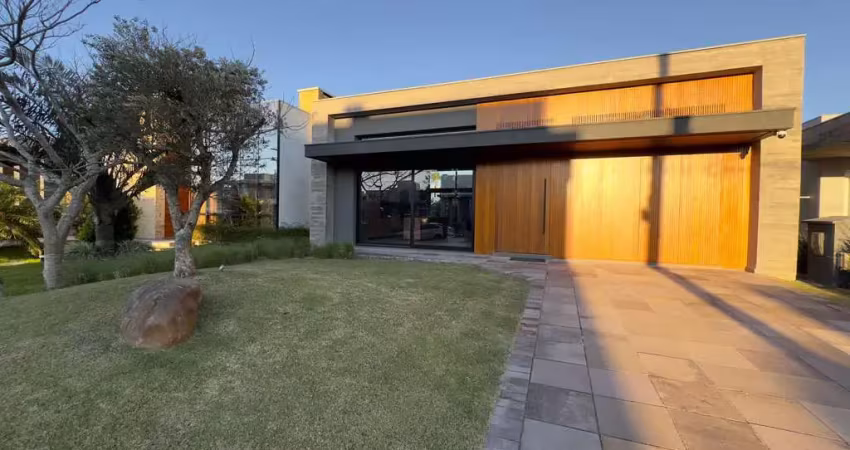 Casa Térrea Mobiliada e Decorada no Condomínio Dubai Resort com 04 suítes