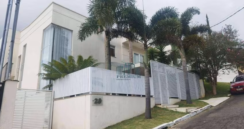 Casa em Condomínio Fechado com 3 Suítes e Piscina