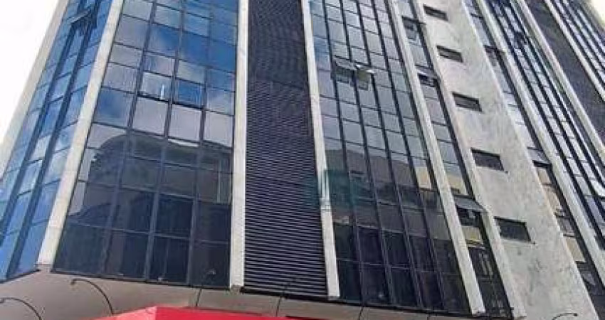 Apartamento de 3 Quartos, com Dependência de Empregada e Elevador