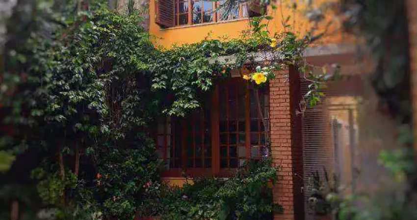 Sobrado com 3 dormitórios à venda, 300 m² por R$ 3.500.000 - Mirandópolis - São Paulo/SP