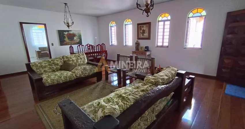 Casa 6 quartos, suíte - 324mt² - Bairro Havaí/BH