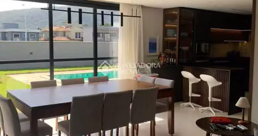 Casa em condomínio fechado com 4 quartos à venda na Avenida Red Park, 980, São João do Rio Vermelho, Florianópolis
