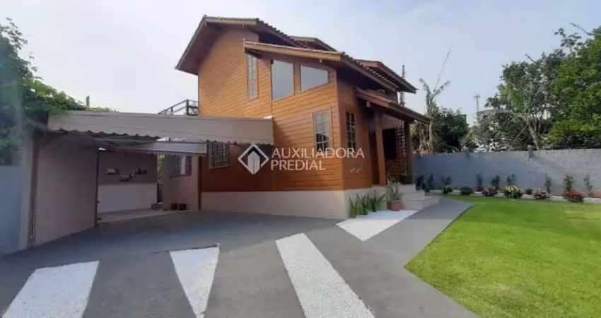 Casa com 3 quartos à venda na Recanto das Borboletas, 4008, Vargem do Bom Jesus, Florianópolis