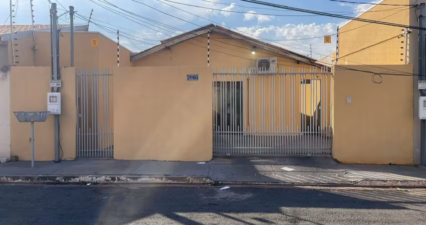 Casa com 3 quartos para alugar no Cristo Rei, Várzea Grande 