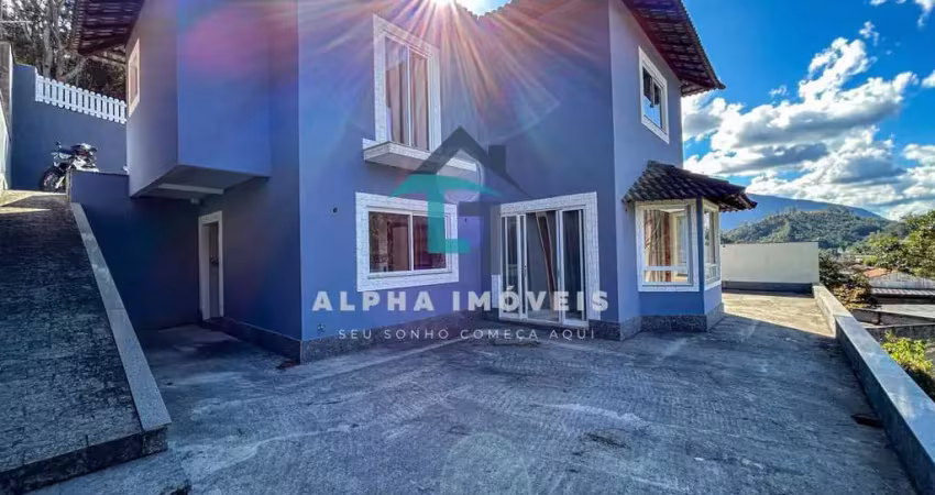Casa para Venda em Teresópolis, Prata, 3 dormitórios, 1 suíte, 3 banheiros, 4 vagas