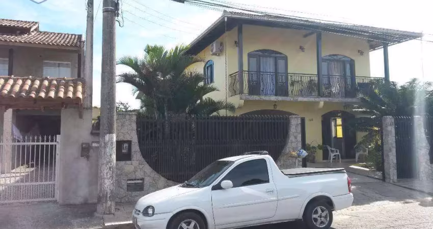 Casa residencial à venda com 210m2 de área construída, Bairro Figueira, Gaspar.