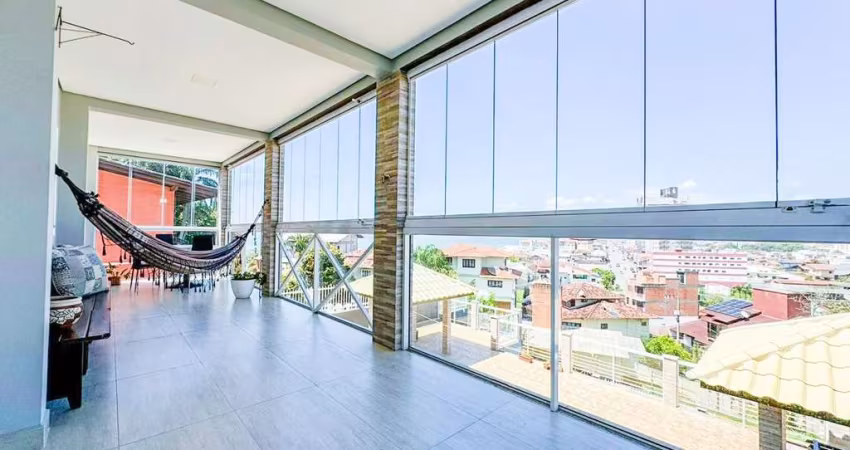 Casa 3 andares e com 3 dormitórios à venda, 452 m² por R$ 2.300.000 - Itajuba - Barra Velha/SC