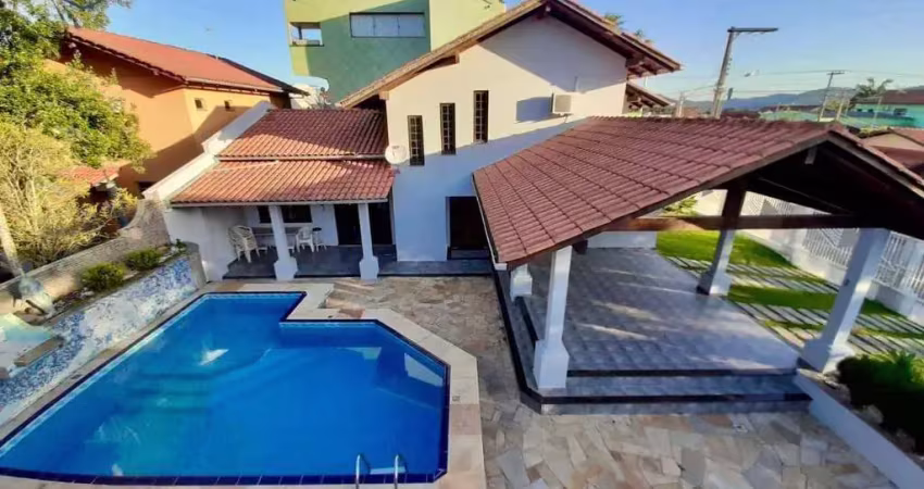 Casa com 5 dormitórios à venda, 250 m² por R$ 1.800.000,00 - Armação - Penha/SC