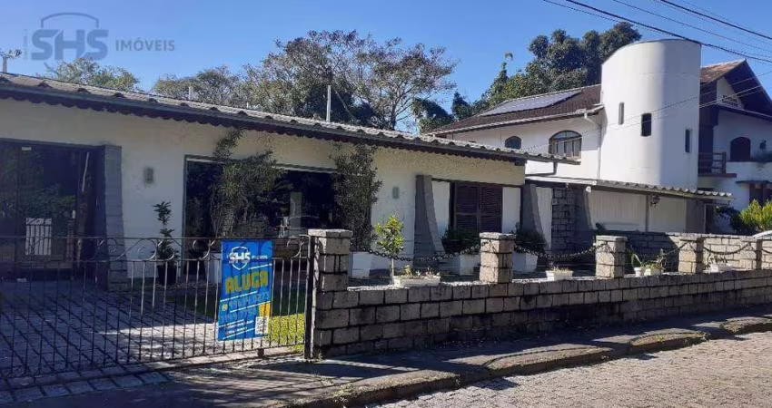 Casa com 3 dormitórios para alugar, 260 m² por R$ 3.460,00/mês - Vila Formosa - Blumenau/SC