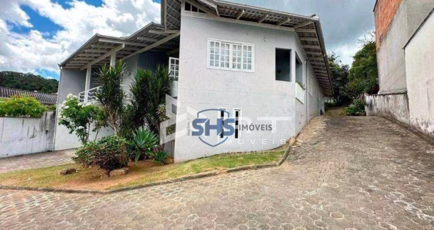 Casa com 5 dormitórios para alugar, 246 m² por R$ 9.300,00/mês - Garcia - Blumenau/SC