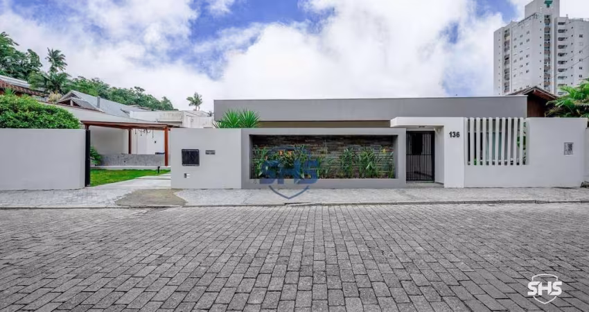 Linda casa plana com piscina no bairro Escola Agricola