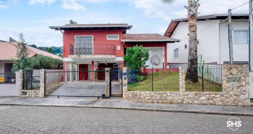 Casa com 3 dormitórios à venda, 290 m² por r$ 1.750.000,00 - água verde - blumenau/sc