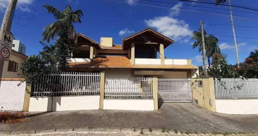 Casa com 4 dormitórios para alugar, 252 m² por r$ 5.700,00/mês - velha - blumenau/sc