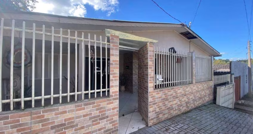 Casa toda fechada no bairro Efapi