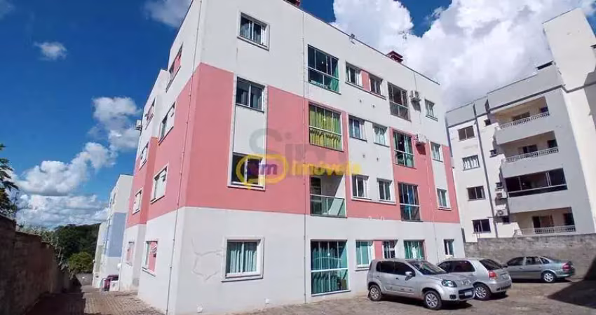 Apartamento de frente, contendo dois dormitórios, sacada com churrasqueira e uma vaga de garagem coberta.