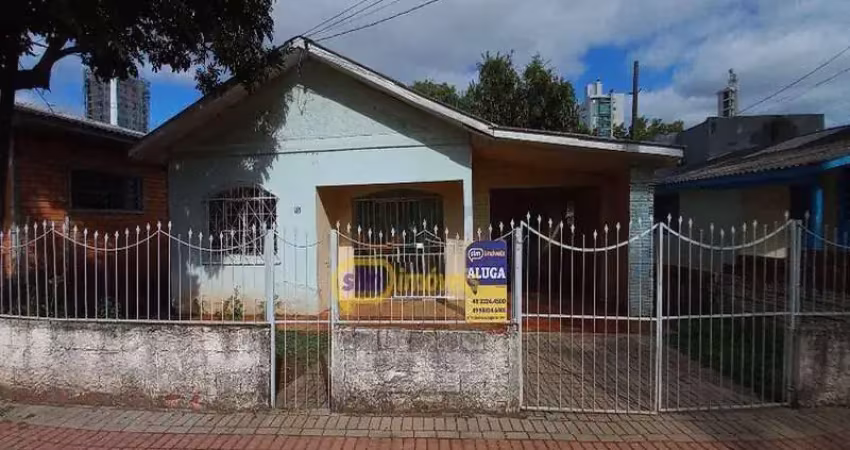Casa com 3 dormitórios, bem localizada prox ao centro. para locação