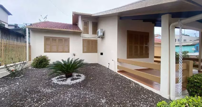 Casa com 4 quartos para alugar na Rua Itapiranga, Engenho Braun, Chapecó