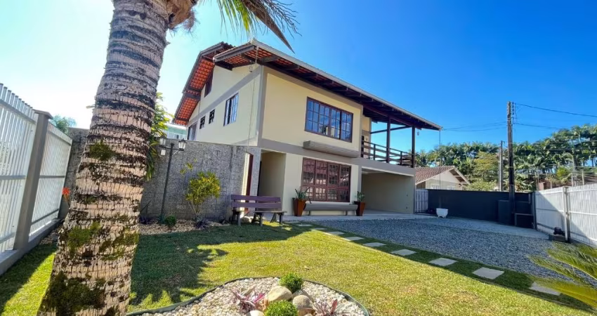 More em uma casa de filme com vizinhança amigável e rua sem saída!