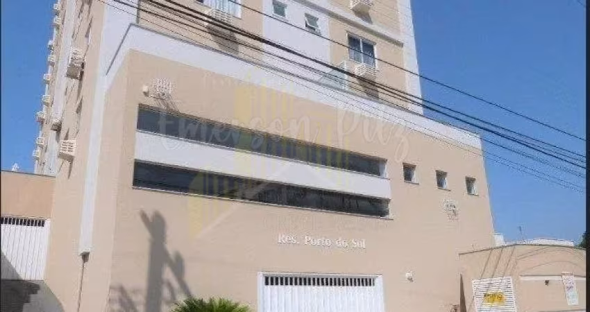 APARTAMENTO SEMIMOBILIADO DE 2 QUARTOS SENDO UM SUÍTE NO BAIRRO CENTRO