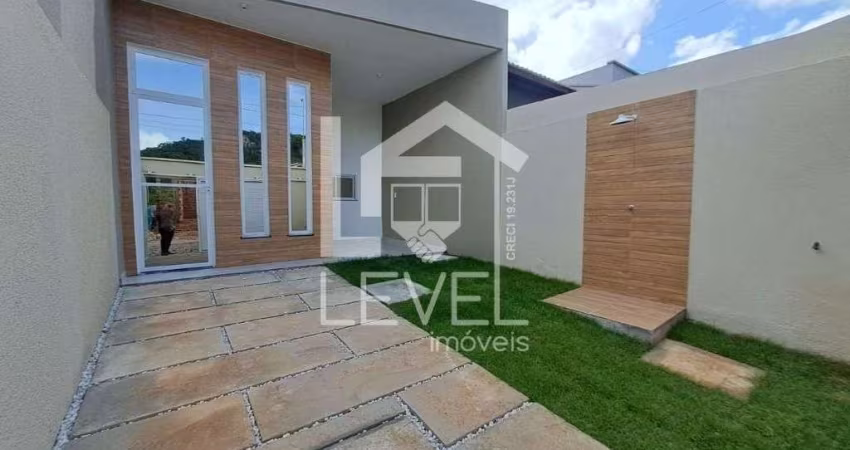 Casa Plana com Fino Acabamento em Itaitinga, 100% Nascente