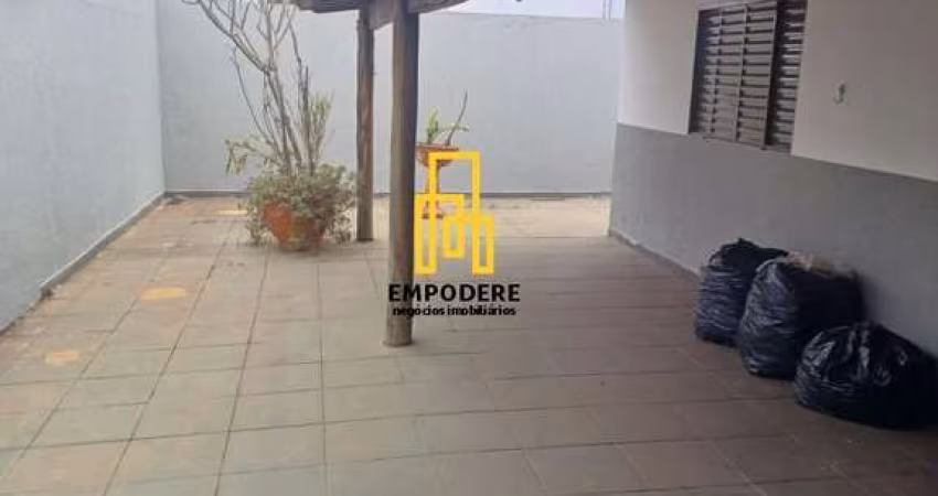 Casa para Venda em Uberlândia, Santa Mônica, 3 dormitórios, 1 banheiro, 4 vagas