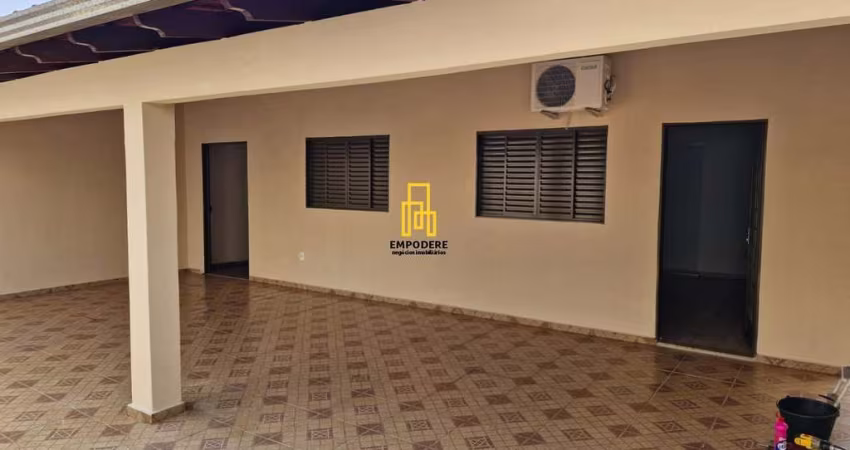 Casa para Venda em Uberlândia, Nova Uberlândia, 3 dormitórios, 1 suíte, 1 banheiro, 3 vagas