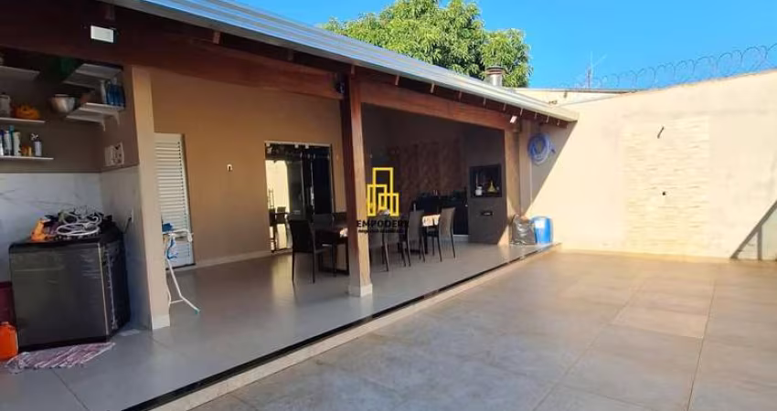 Casa para Venda em Uberlândia, Custodio Pereira, 3 dormitórios, 1 suíte, 2 banheiros, 3 vagas