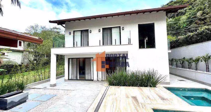 Casa com 4 quartos à venda, 260 m² por R$ 3.335.000 - Carlos Guinle - Teresópolis/RJ