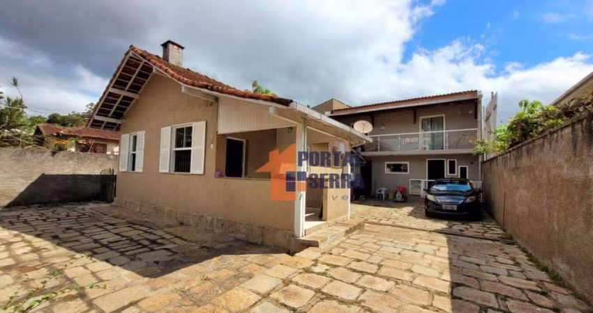 2 casas no mesmo terreno à venda, 221 m² por R$ 800.000 - Bom Retiro - Teresópolis/RJ