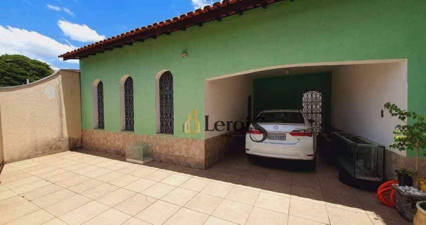 Casa com 3 dormitórios à venda, 250 m² por R$ 930.000,00 - Brasil - Itu/SP