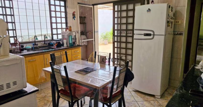 Casa com 2 dormitórios à venda, 76 m² por R$ 630.000,00 - Vila Nova - Salto/SP