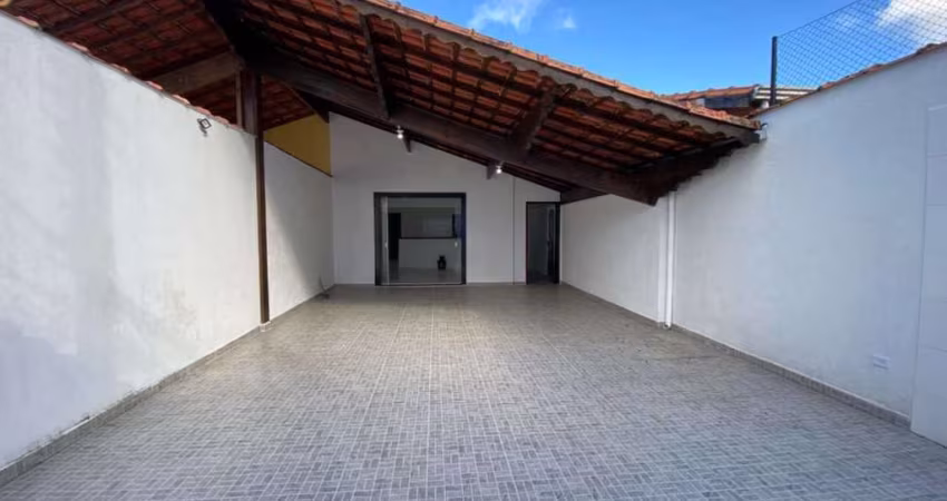 Casa com 2 quartos, Flórida, Praia Grande - R$ 560 mil, Cod: 437
