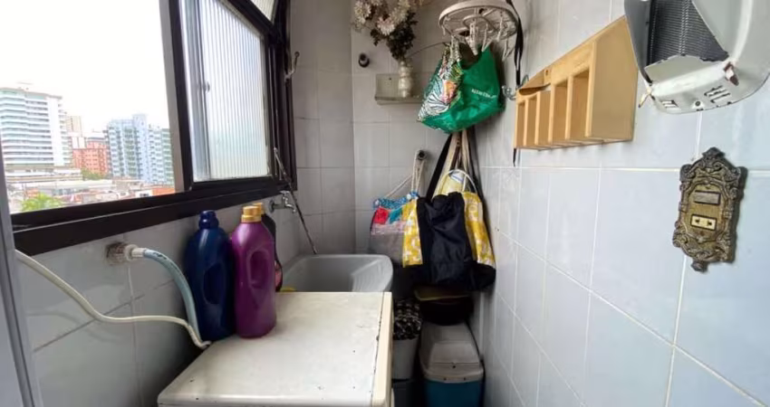Apartamento de 2 quartos à venda ou locação em Praia Grande-SP, bairro Caiçara: 2 salas, 1 banheiro, 1 vaga, 76m².