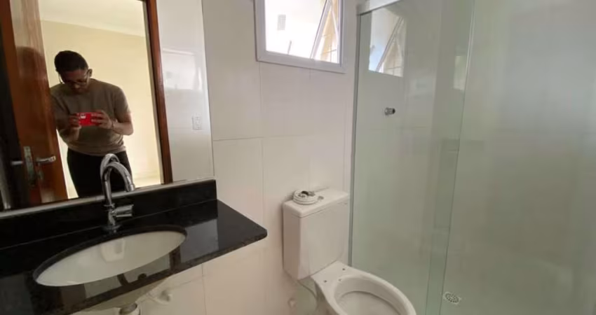Apartamento de 2 quartos com suíte e vaga de garagem no Caiçara, Praia Grande-SP: sua nova moradia de 77m²!