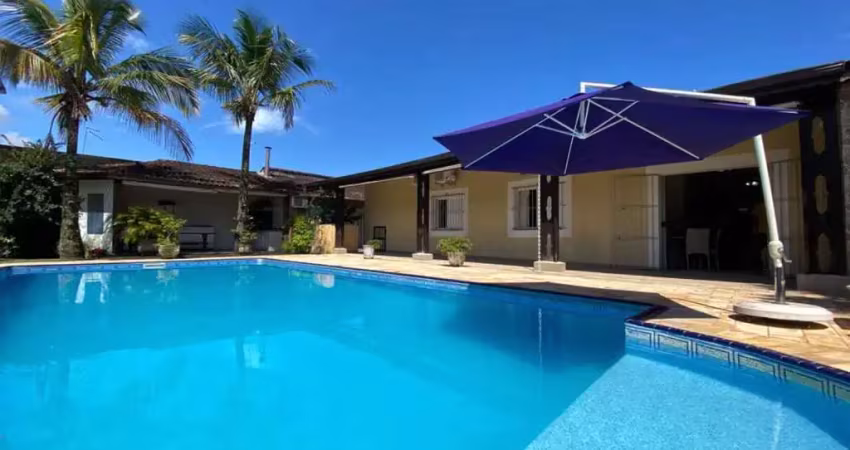 Casa  7 dormitórios sendo 3 suítes com piscina no balneário Flórida