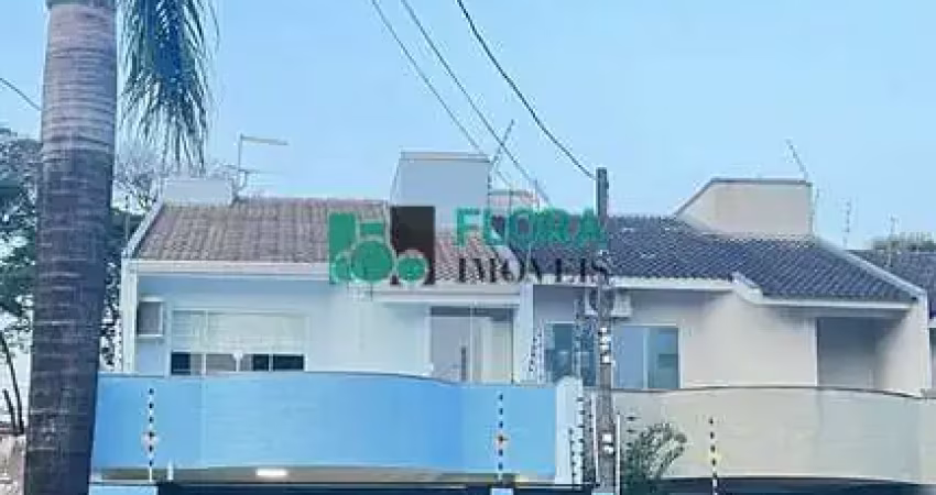 Casa com 3 quartos para alugar na Avenida Visconde de Taunay, 157, Zona 08, Maringá
