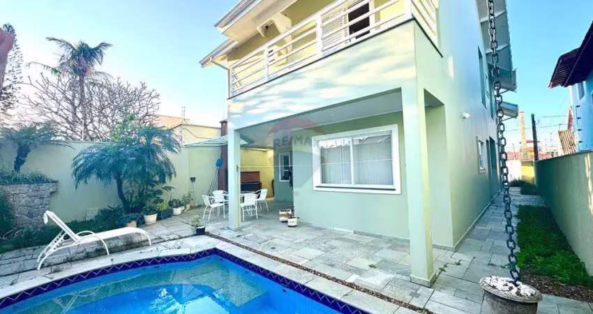 'luxuoso sobrado em peruíbe: conforto e modernidade'