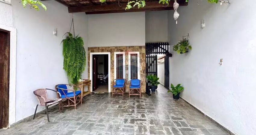 Casa com 3 quartos à venda na Avenida Eduardo Alvares Machado, 979, Centro, Peruíbe