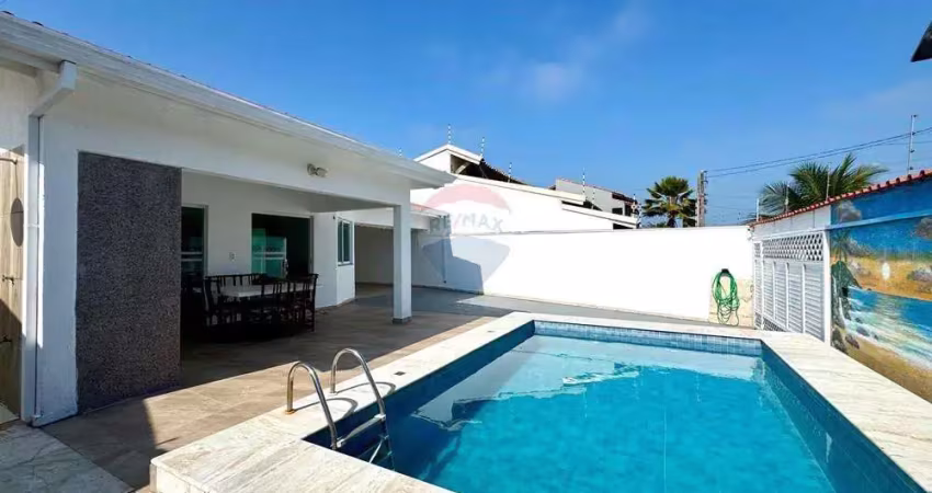 Casa dos sonhos em peruíbe: 4 quartos e piscina! mobiliada !!