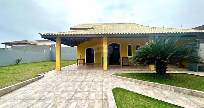Casa com 4 quartos para alugar na Belmira Novaes, Peruíbe 