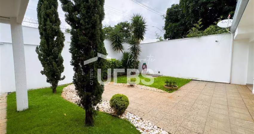 Casa térrea com jacuzzi  266,50m2  4 quartos  no setor jardim américa