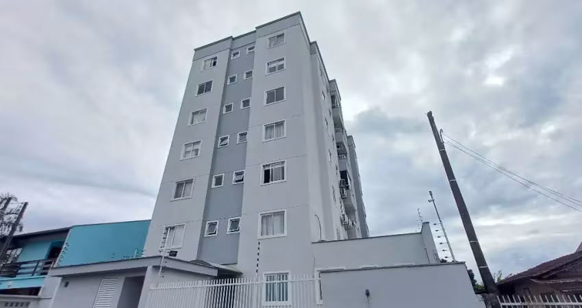 Apartamento semi-mobiliado no floresta com 1 suíte + 2 quartos e sacada com churrasqueira