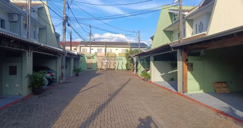Casa em condomínio fechado com 3 quartos para alugar na Denis Papin, --, Pinheiros, Londrina